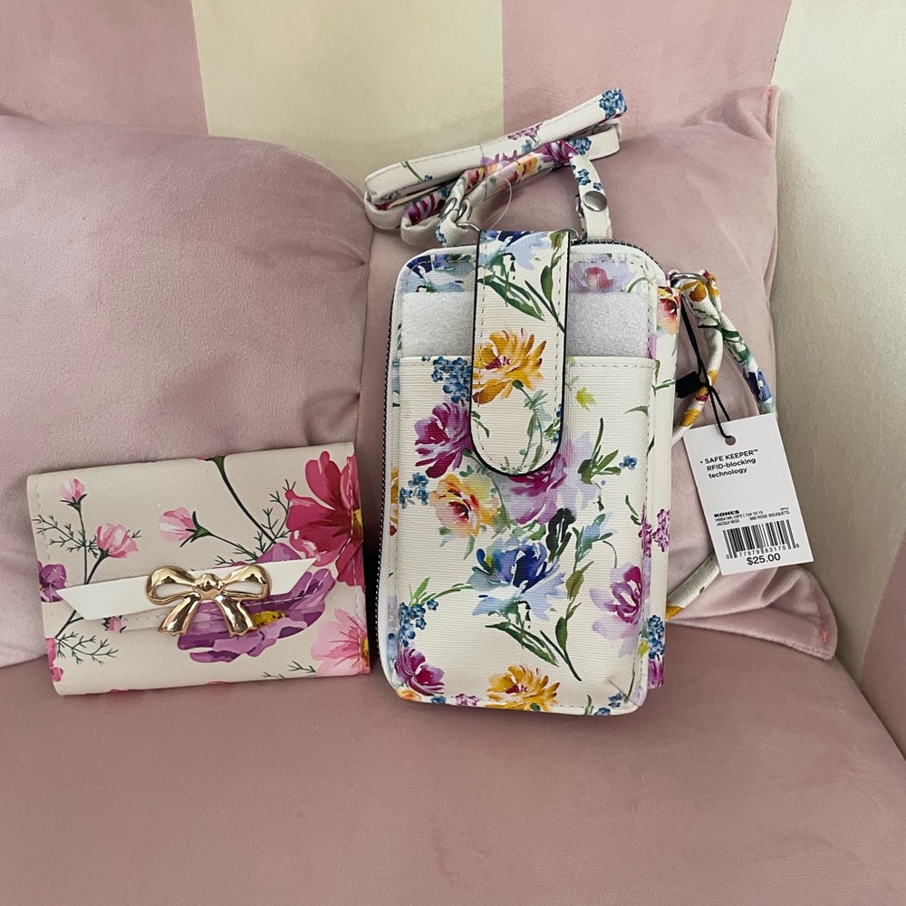 Kohl's Floral Clutch and Wristlet Set
